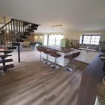Сasa de vacaciones De Charme Avec Piscine Entre Lot Et Dordogne, Au Coeur De La Nature Anglars-Nozac